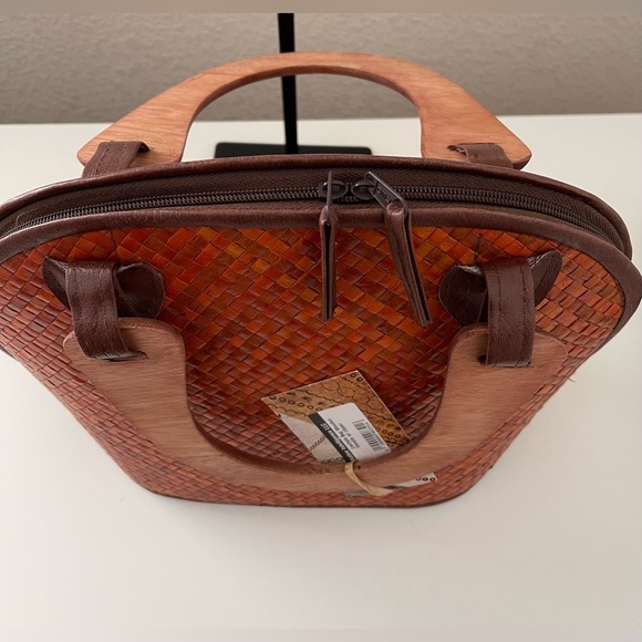 MAUI’S NATIVE INTELLIGENCE Lauhala Bag Wooden Handles with Double Zipper NWT - Picture 5 of 5